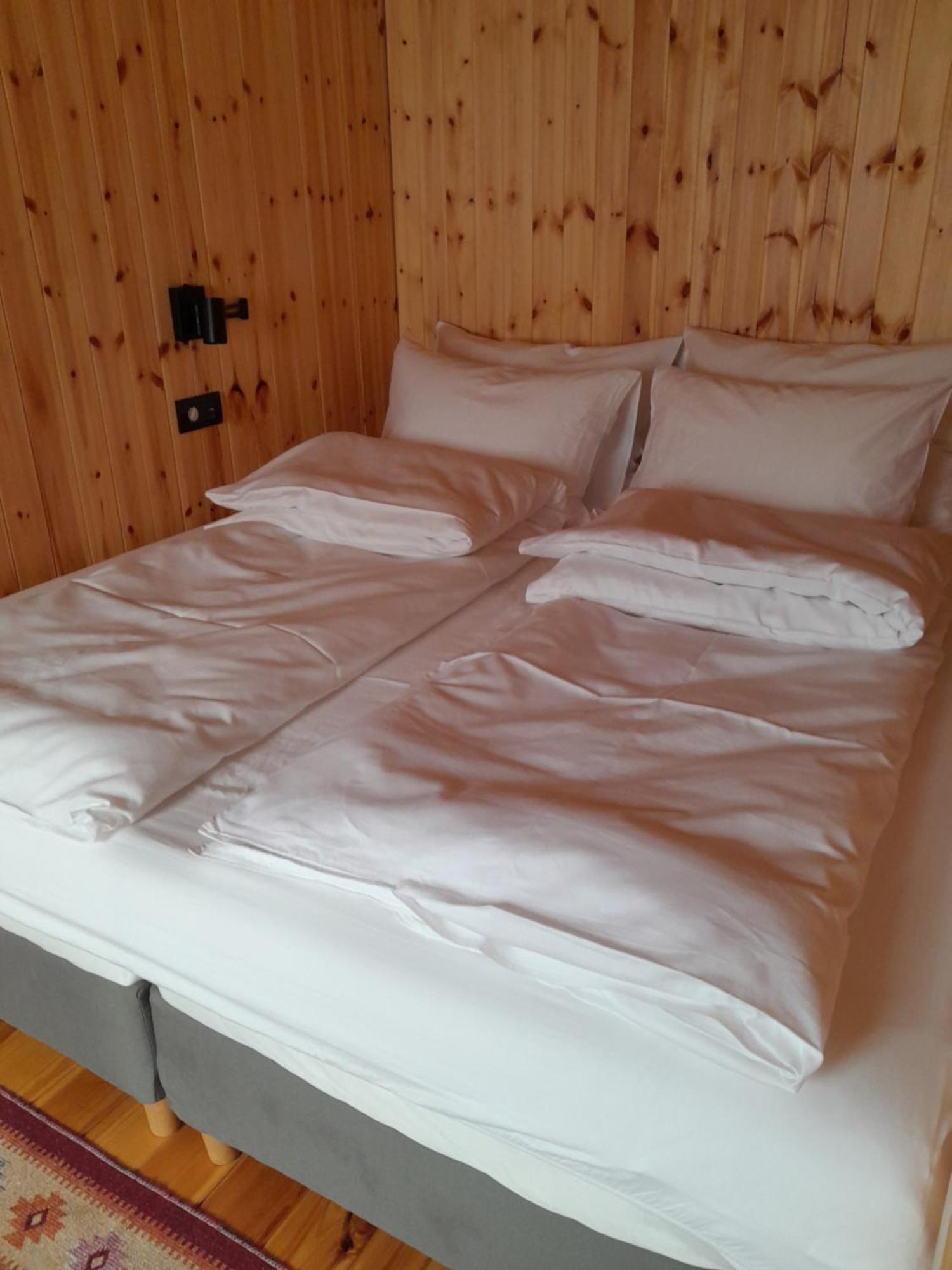 Nica Wood Villa Sremska Kamenica Exteriör bild
